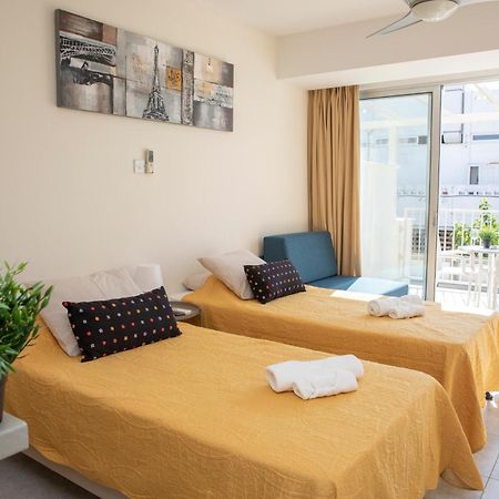 Harbour Lights Studio Apartments Paphos Ngoại thất bức ảnh