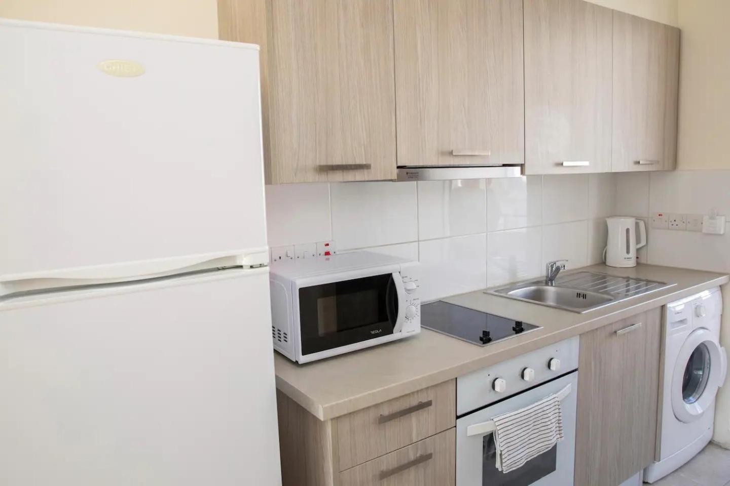 Harbour Lights Studio Apartments Paphos Ngoại thất bức ảnh
