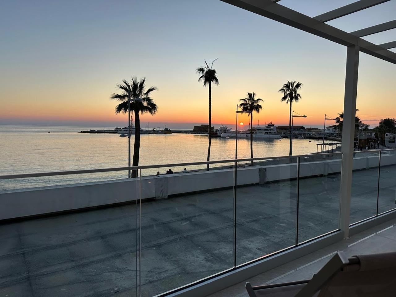 Harbour Lights Studio Apartments Paphos Ngoại thất bức ảnh
