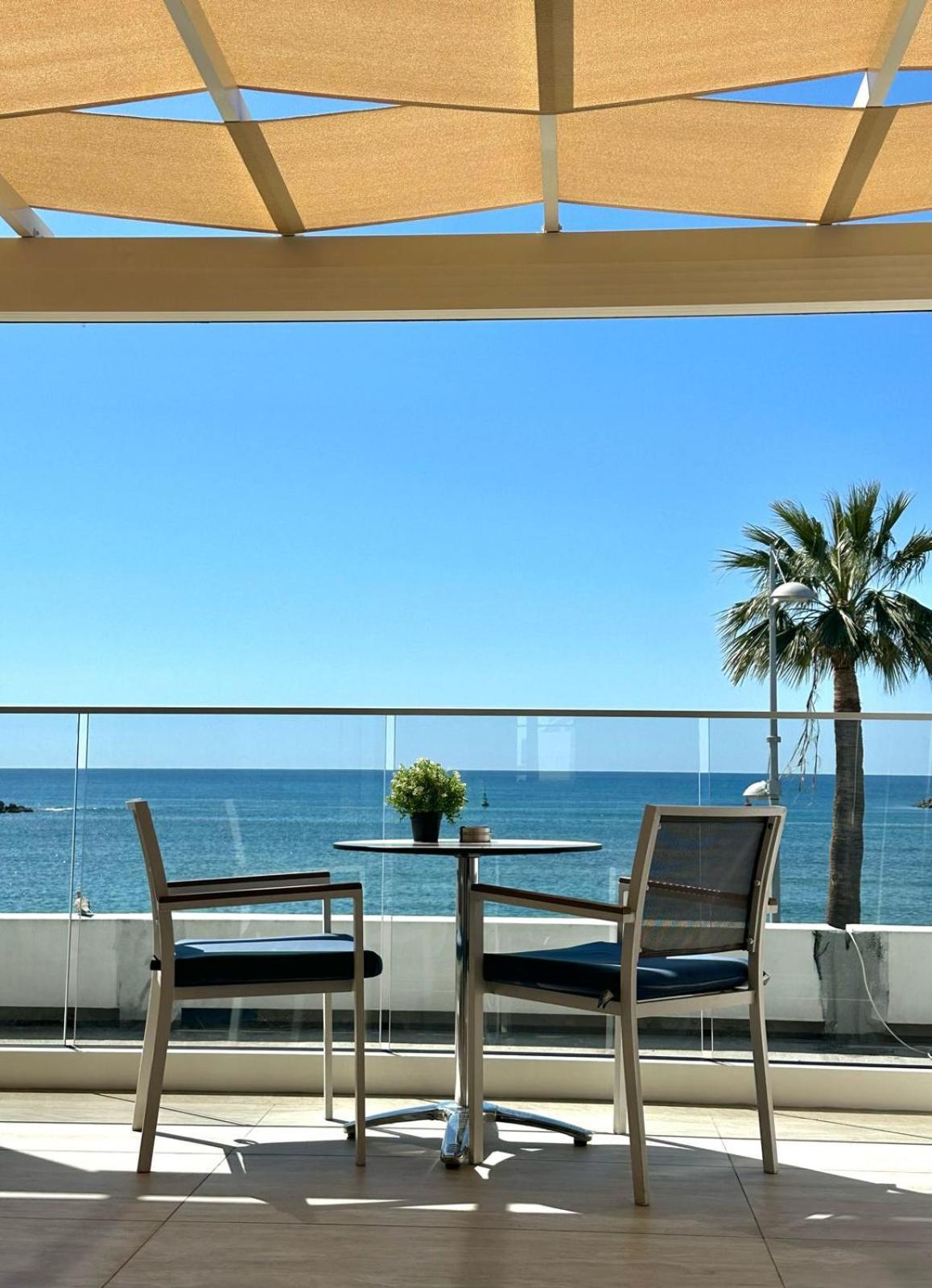 Harbour Lights Studio Apartments Paphos Ngoại thất bức ảnh