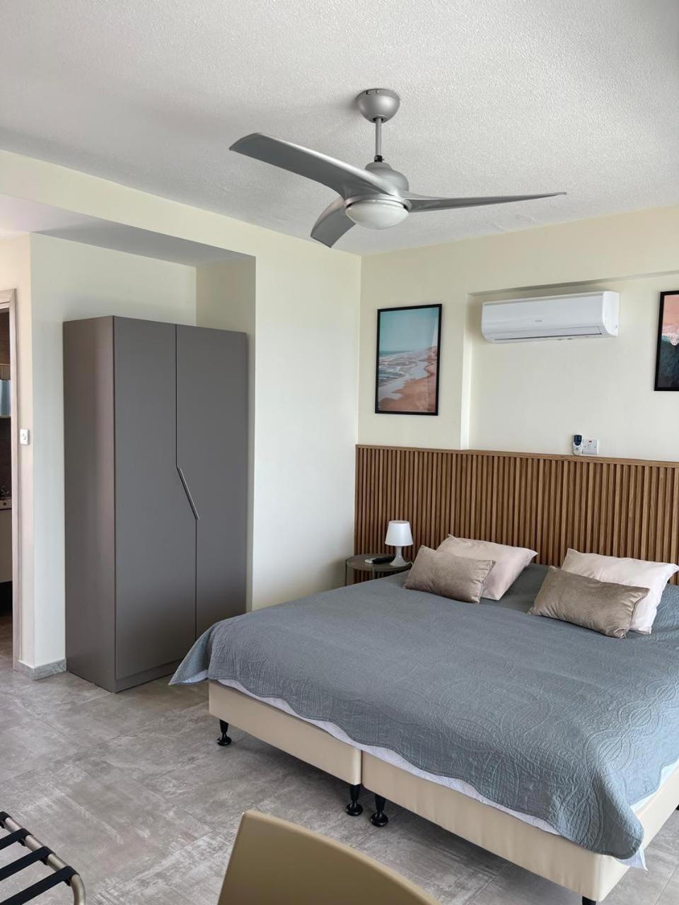 Harbour Lights Studio Apartments Paphos Ngoại thất bức ảnh