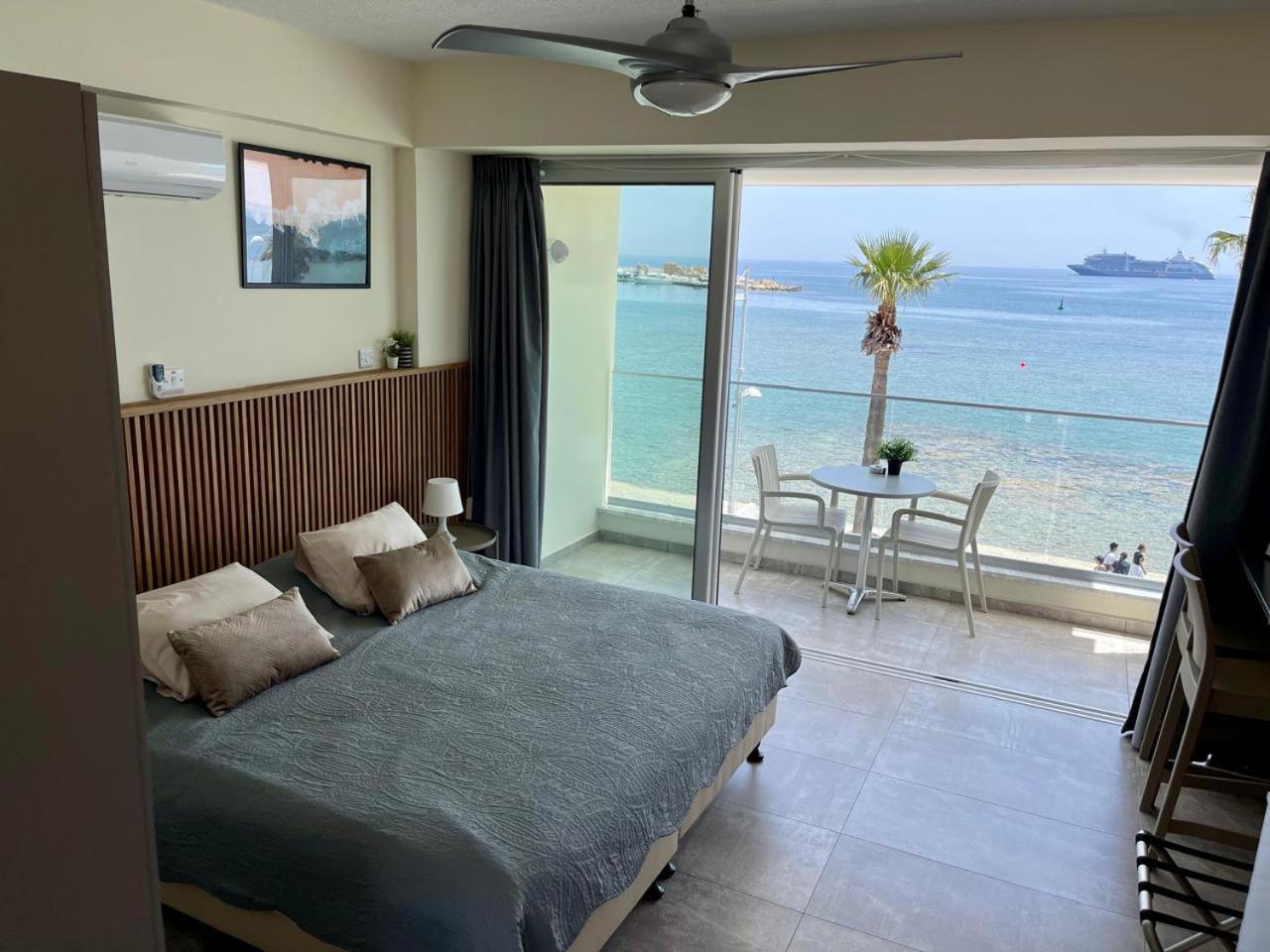 Harbour Lights Studio Apartments Paphos Ngoại thất bức ảnh